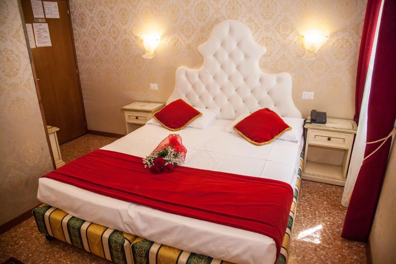 Hotel Residenza La Campana Venezia Esterno foto